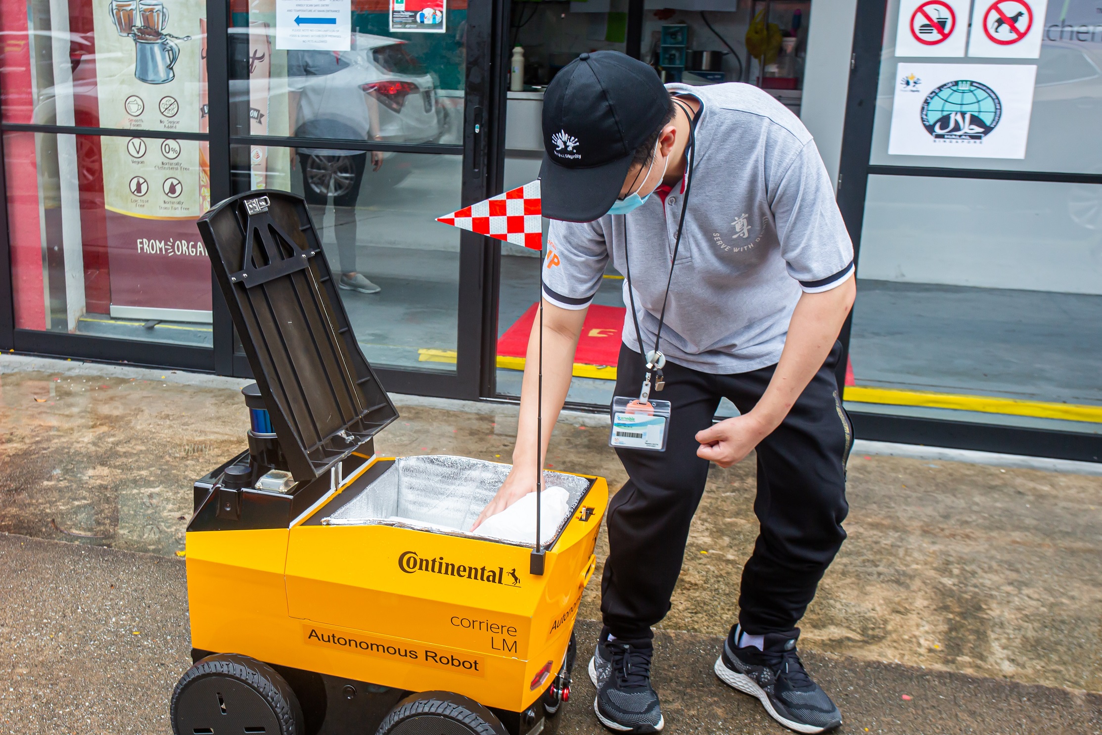 Continental delivery hot sale robot