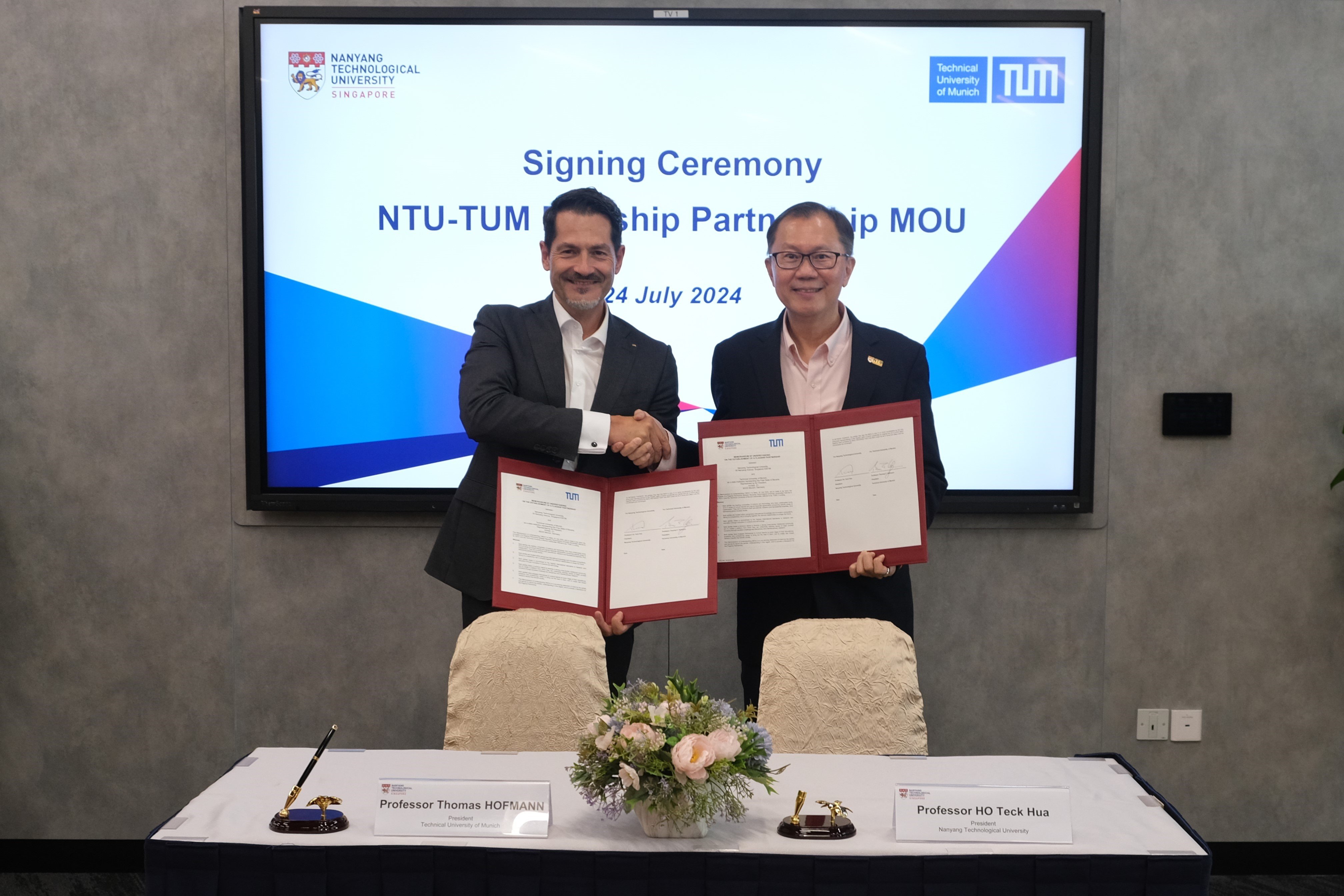 Technical University of Munich (TUM) President Professor Thomas Hofmann and NTU President Professor Ho Teck Hua inked an agreement establishing a Flagship Partnership between NTU and TUM.