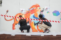 OneNTU Mural Painting – 2 people painting the lion