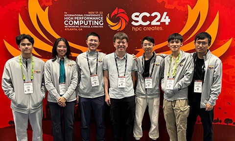 Thumbnail photo of a team at SC24, Atlanta, USA.